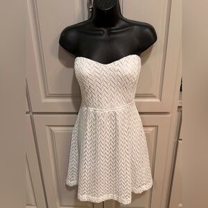 Charlies Strapless White Dress juniors large pit to pit 17in length 28in